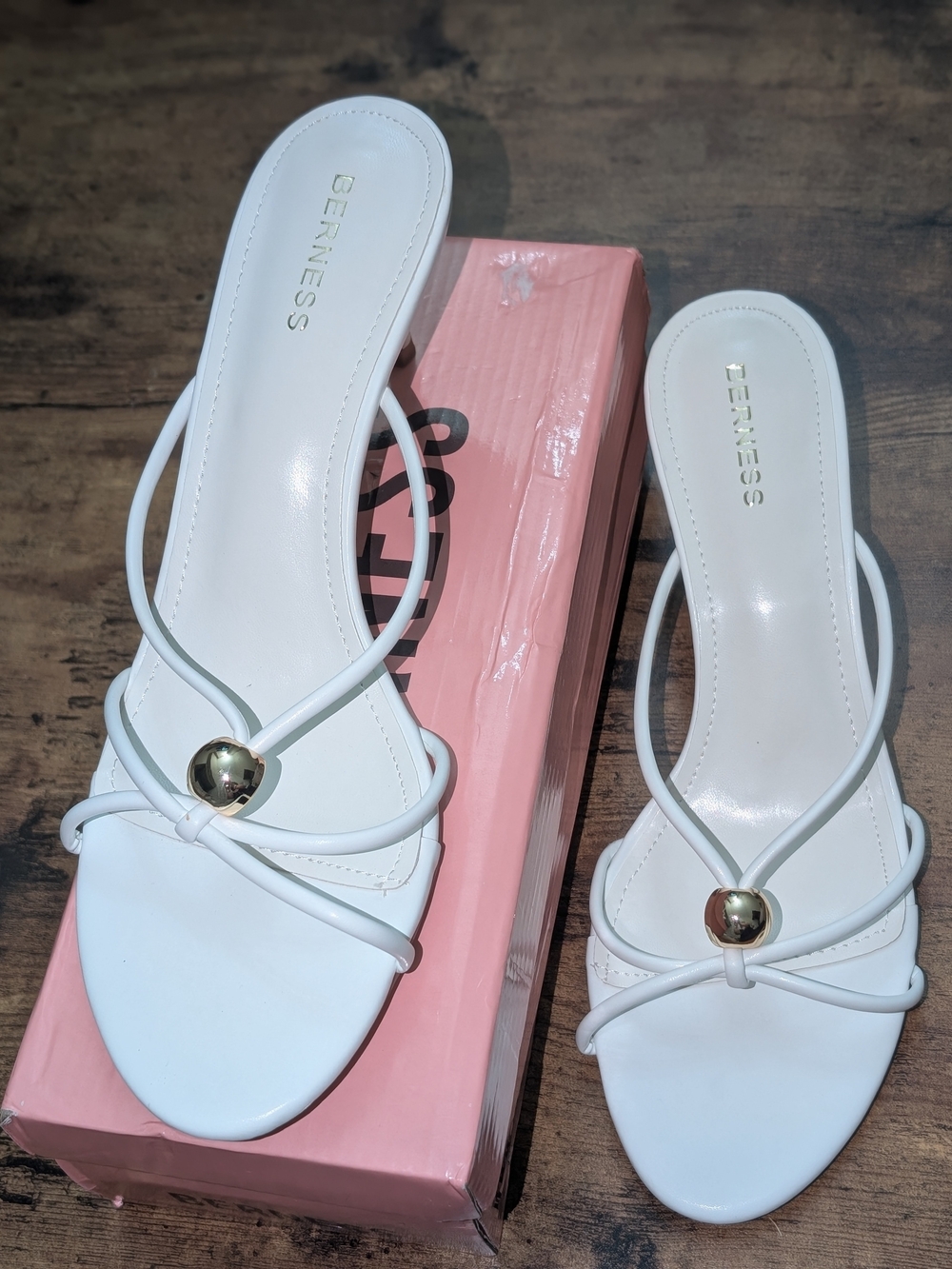 Berness White Strappy Slide Sandals with Gold Accent